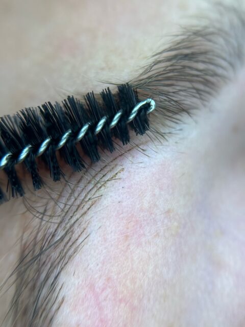 H a i r s t r o k e s - permanent makeup 🖊️

Ultra naturlig (semi) permanent makeup. Der tegnes helt små tynde hårstrå 🤍 skal opfyldes 1 gang om året. 

#hairstrokes#pmu#pmuaarhus