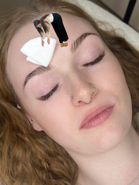 Var nødt til at prøve trenden 💁🏼‍♀️ hard work doing brows 🫶🏼

#browtech