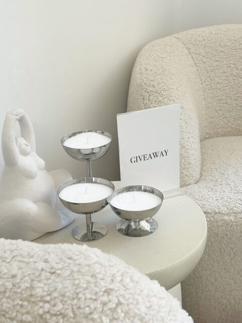 ✨ ＧＩＶＥＡＷＡＹ✨

Vind en PMU-behandling eller 1000kr i gavekort til Hoff Beauty 🤍

Sådan deltager du: 
1. Følg @hoff.beauty 
2. Like opslaget 
3. Nævn en veninde i kommentaren, 1 kommentar = 1 lod i puljen, du må gerne deltage flere gange 💌

Vinderen trækkes d 23 december, og annonceres her på profilen 🤍
Konkurrencen er ikke sponsoreret, administreret eller associeret med Instagram, Facebook eller Meta. 

Held og lykke, skønne jer ❤️