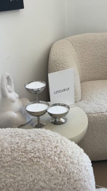 Vind 1000kr i gavekort eller en valgfri PMU behandling. Deltag i giveaway på profilen ❤️🎁