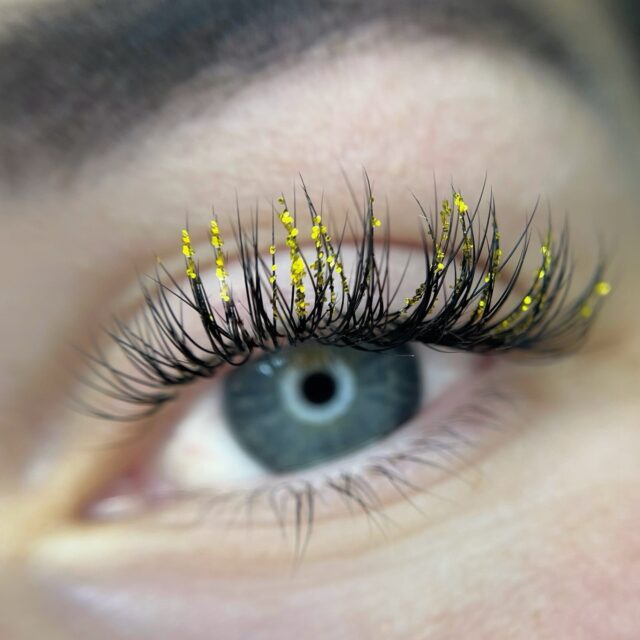 🥂 GODT NYTÅR 🥂 

Tak for et helt fantastisk 2025, jeg glæder mig til mange flere stunder med jer i 2026
Knus Hoff