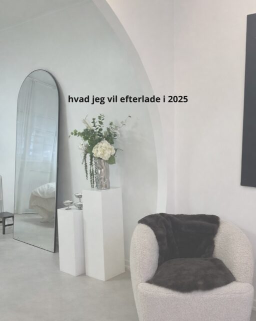 Hoff Beauty’s nytårsforsæt 🥂🤍

Hvad lader du blive i 2025? #2026