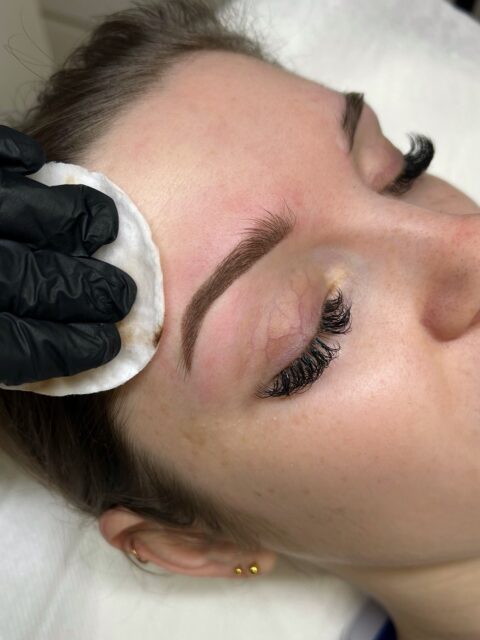 PMU - Skyggebryn (nano shading) 🖊️🫶🏼
Før & efter 

#skyggebryn#nanoshading#pmu#permanentmakeupaarhus